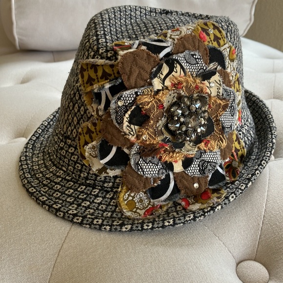 NWOT Fedora Hat with Embellishments - Picture 5 of 6